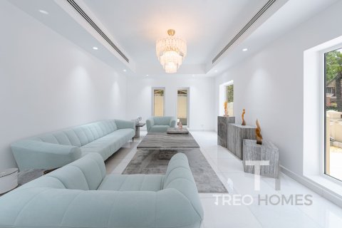 Villa in Arabian Ranches, Dubai 6 bedrooms, 480 sq.m. № 16774 - photo 4