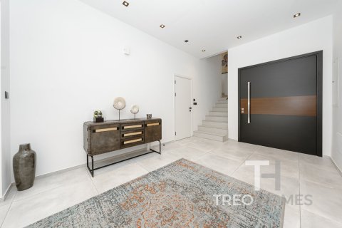 Villa in Meadows, Dubai 4 bedrooms, 368 sq.m. № 16776 - photo 14