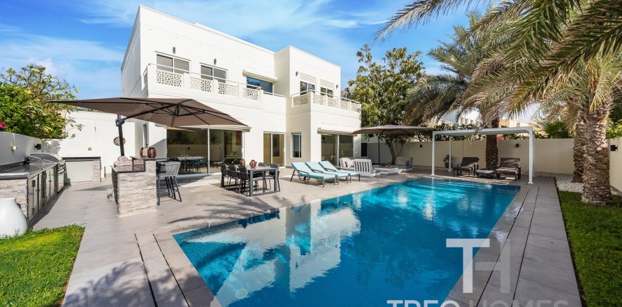 Villa in Meadows, Dubai 4 bedrooms, 368 sq.m. № 16776