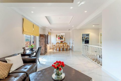 Villa en Palm Jumeirah, Dubai, 3 dormitorios, 423 m², № 14685 - foto 9