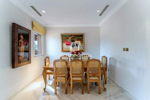 Villa en Palm Jumeirah, Dubai, 3 dormitorios, 423 m², № 14685 - foto 14