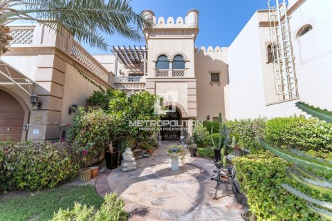 Villa en Palm Jumeirah, Dubai, 3 dormitorios, 423 m², № 14685 - foto 2