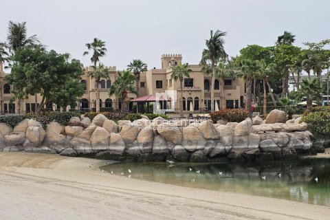 Villa en Palm Jumeirah, Dubai, 3 dormitorios, 423 m², № 14685 - foto 1