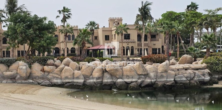 Villa en Palm Jumeirah, Dubai, 3 dormitorios, 423 m², № 14685