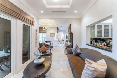 Villa en Palm Jumeirah, Dubai, 3 dormitorios, 423 m², № 14685 - foto 7