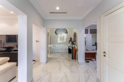 Villa en Palm Jumeirah, Dubai, 3 dormitorios, 423 m², № 14685 - foto 6