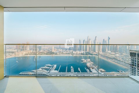 Купить квартиру в EMAAR Beachfront, Dubai Harbour, Дубай: 3 спальни, 195м², № 14701 - фото 1