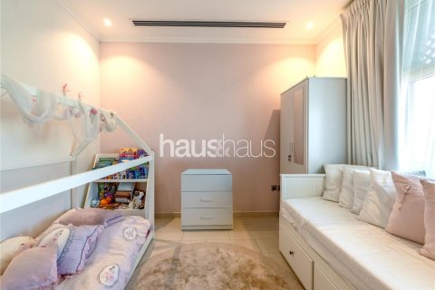 Villa in Jumeirah Park, Dubai 3 bedrooms, 295 sq.m. № 43487 - photo 18