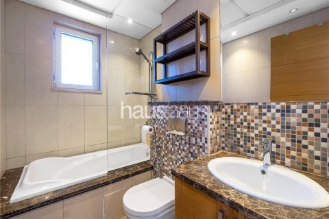 Villa in Jumeirah Park, Dubai 3 bedrooms, 295 sq.m. № 43487 - photo 17