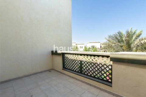 Villa in Jumeirah Park, Dubai 3 bedrooms, 295 sq.m. № 43487 - photo 19