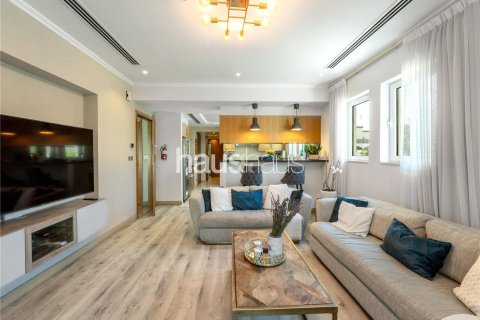 Villa in Jumeirah Park, Dubai 3 bedrooms, 295 sq.m. № 43487 - photo 21