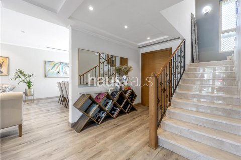 Villa in Jumeirah Park, Dubai 3 bedrooms, 295 sq.m. № 43487 - photo 7