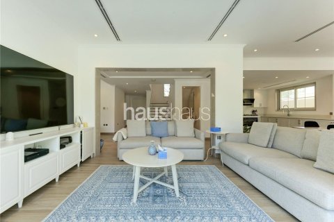 Купить виллу в Legacy, Jumeirah Park, Дубай: 4 спальни, 361м², № 43473 - фото 5