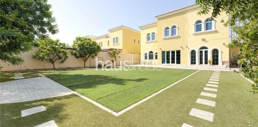 Вилла в Legacy, Jumeirah Park, Дубай, 4 спальни, 361м², № 43473