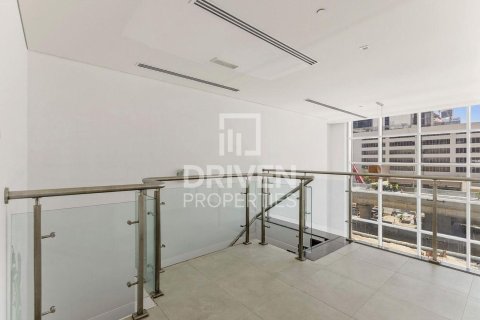 Dúplex en Marina Arcade Tower, Dubai Marina, Dubai, 1 dormitorio, 155.98 m², № 129497 - foto 2