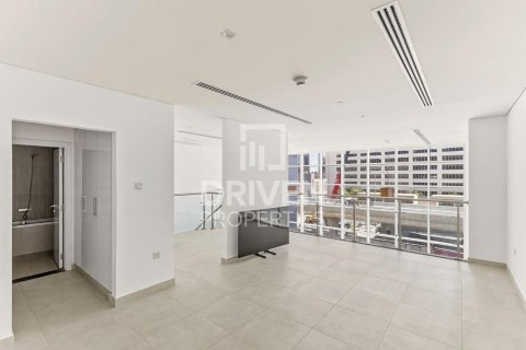 Dúplex en Marina Arcade Tower, Dubai Marina, Dubai, 1 dormitorio, 155.98 m², № 129497 - foto 4
