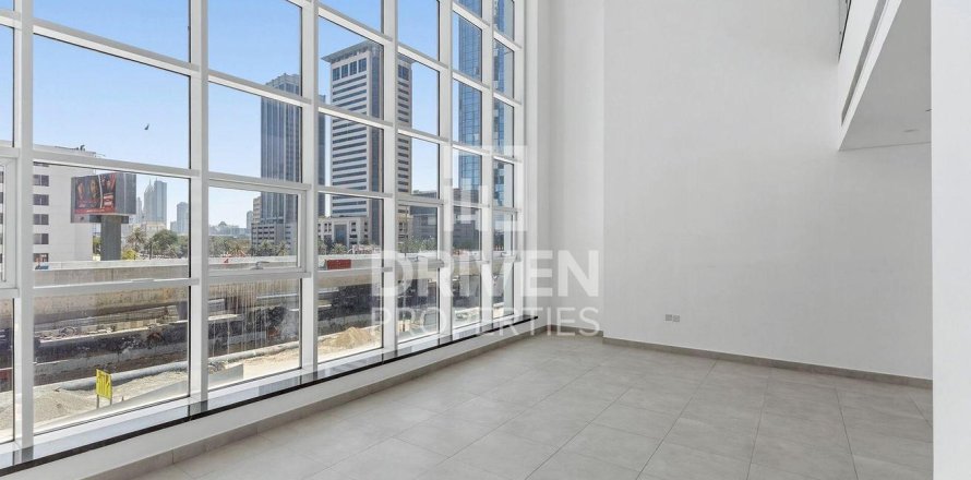 Dúplex en Marina Arcade Tower, Dubai Marina, Dubai, 1 dormitorio, 155.98 m², № 129497