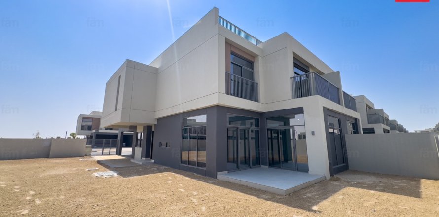 فيلا في دبي 4 غرف نوم, 478.5 م² رقم 71807