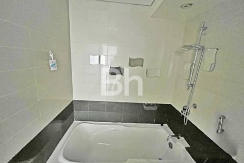 Снять в аренду квартиру в Даунтаун Дубай (Даунтаун Бурдж Дубай), Дубай: 1 спальня, 77м², № 21066 - фото 2