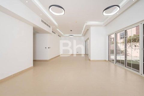 Villa à Nadd Al Sheba, Dubai, 4 chambres, 469 m², № 21064 - photo 5