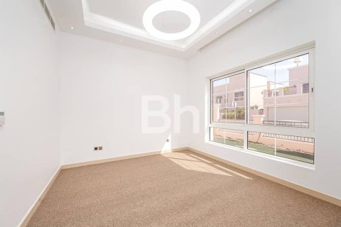 Villa à Nadd Al Sheba, Dubai, 4 chambres, 469 m², № 21064 - photo 4