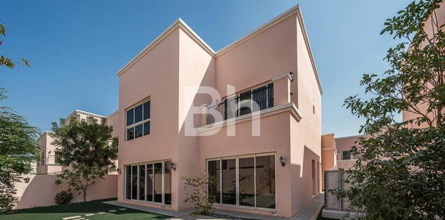 Villa à Nadd Al Sheba, Dubai, 4 chambres, 469 m², № 21064