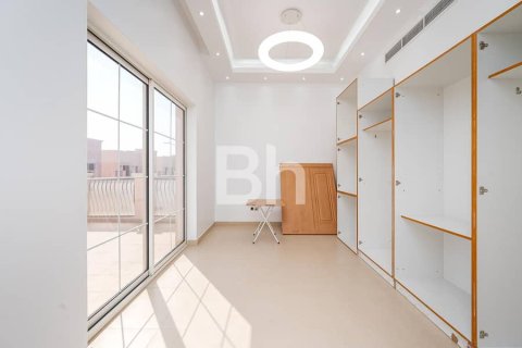Villa à Nadd Al Sheba, Dubai, 4 chambres, 469 m², № 21064 - photo 6