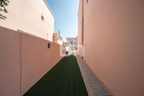 Villa à Nadd Al Sheba, Dubai, 4 chambres, 469 m², № 21064 - photo 17