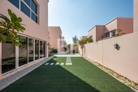 Villa à Nadd Al Sheba, Dubai, 4 chambres, 469 m², № 21064 - photo 18