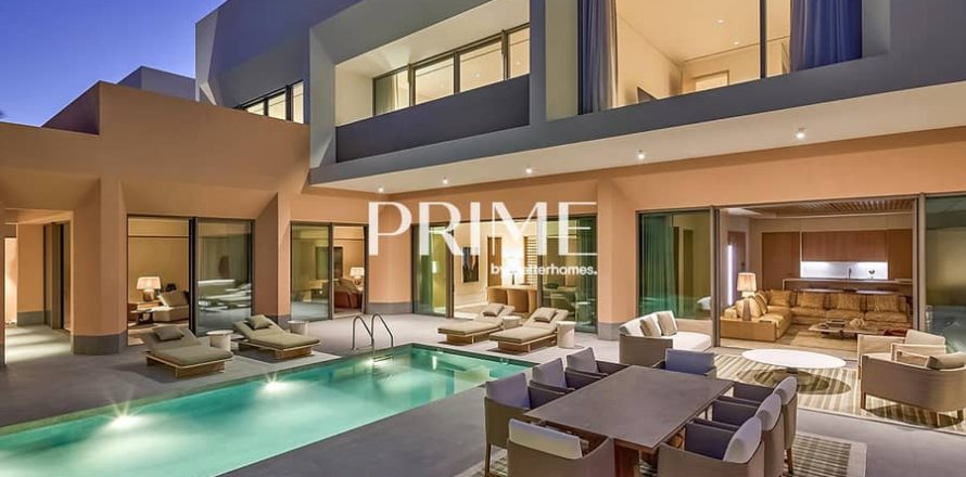 Villa en Dubai, 5 dormitorios, 1394 m², № 21052