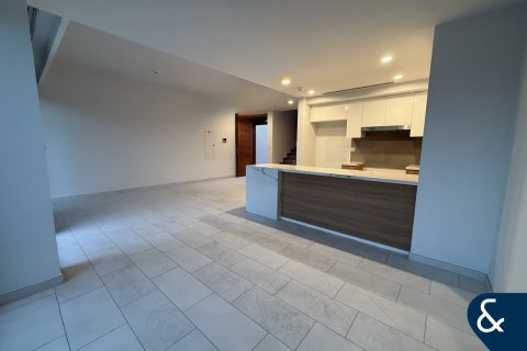 Снять в аренду виллу в Villanova, Dubai Land, Дубай: 3 спальни, 161м², № 98796 - фото 3