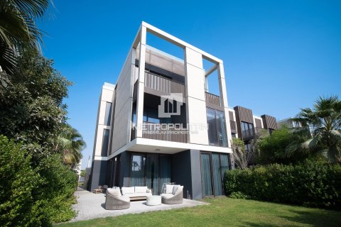 Townhouse in Jumeirah Bay Island, Jumeirah, Dubai 5 bedrooms, 674 sq.m. № 73503 - photo 2