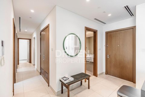 Apartment in Al Wasl, Dubai 3 bedrooms, 236.9 sq.m. № 137294 - photo 7