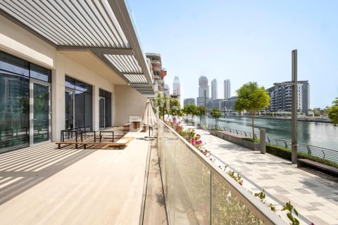Apartment in Al Wasl, Dubai 3 bedrooms, 236.9 sq.m. № 137294 - photo 4
