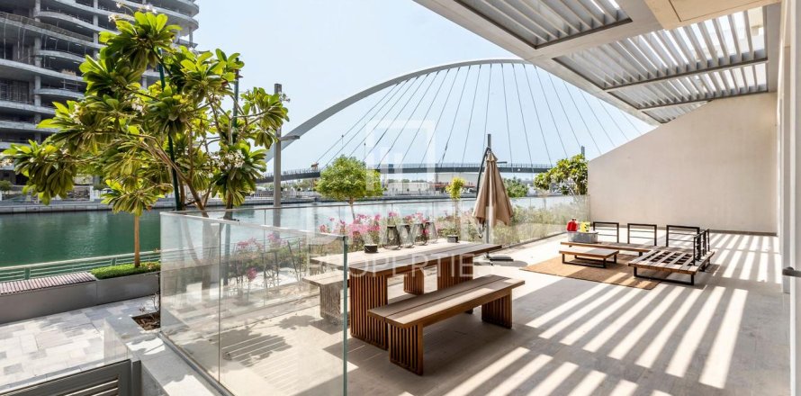 Apartamento en Al Wasl, Dubai, 3 dormitorios, 236.9 m², № 137294