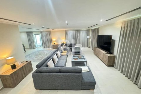 Villa in Jumeirah Park, Dubai 4 bedrooms, 808 sq.m. № 24105 - photo 4