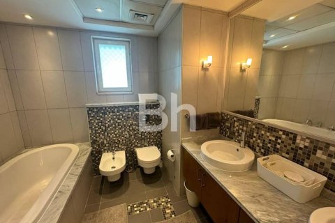 Villa in Jumeirah Park, Dubai 4 bedrooms, 808 sq.m. № 24105 - photo 3