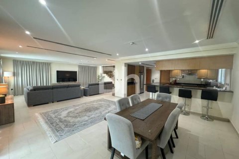 Villa in Jumeirah Park, Dubai 4 bedrooms, 808 sq.m. № 24105 - photo 1