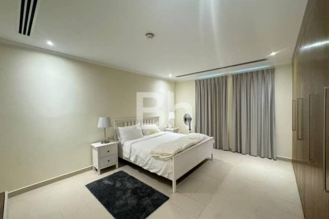 Villa in Jumeirah Park, Dubai 4 bedrooms, 808 sq.m. № 24105 - photo 13