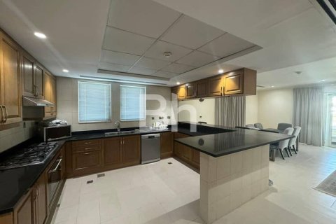 Villa in Jumeirah Park, Dubai 4 bedrooms, 808 sq.m. № 24105 - photo 16
