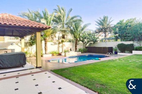Villa in Legacy, Jumeirah Park, Dubai 4 bedrooms, 403 sq.m. № 76027 - photo 12