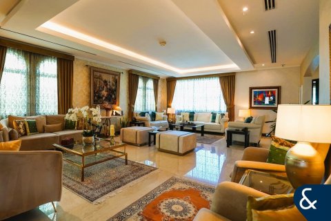 Villa in Legacy, Jumeirah Park, Dubai 4 bedrooms, 403 sq.m. № 76027 - photo 4