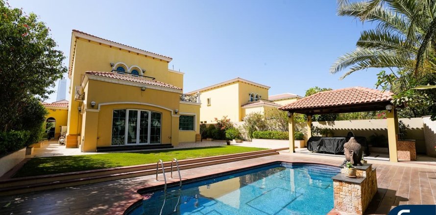 Villa en Legacy, Jumeirah Park, Dubai, 4 dormitorios, 403 m², № 76027