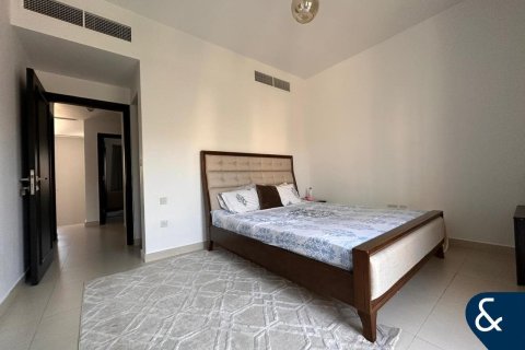 Снять в аренду виллу в Dubai Land, Дубай: 3 спальни, 174м², № 76374 - фото 5