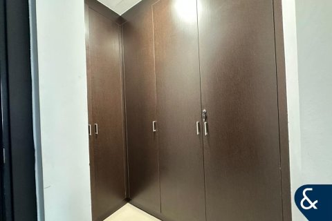 Снять в аренду виллу в Dubai Land, Дубай: 3 спальни, 174м², № 76374 - фото 7