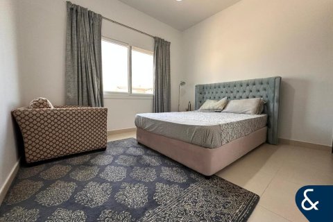 Снять в аренду виллу в Dubai Land, Дубай: 3 спальни, 174м², № 76374 - фото 9