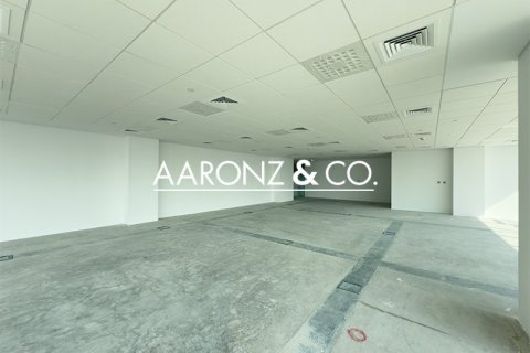 Bureau à Umm Ramool, Dubai, 853.6 m², № 78514 - photo 1