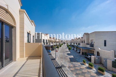 Townhouse in Hillside at Jumeirah Golf Estates, Jumeirah Golf Estates, Dubai 3 bedrooms, 264.95935600 sq.m. № 101414 - photo 2