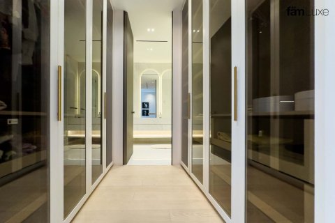 Villa en Dubai, 5 dormitorios, 1463.3 m², № 55650 - foto 27