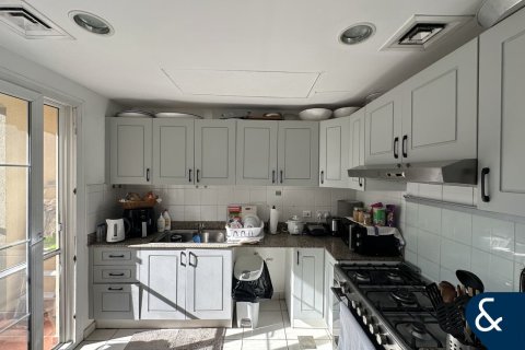 Снять в аренду виллу в The Springs, Дубай: 3 спальни, 228м², № 91547 - фото 4